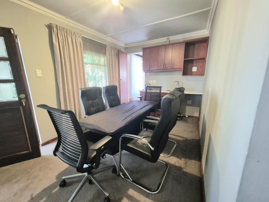 5 Bedroom Property for Sale in Bayswater Free State
